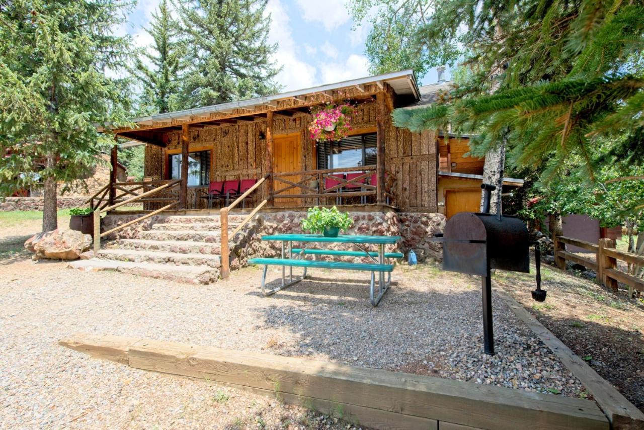 Sitzmark Sports Lodge Red River Exterior photo
